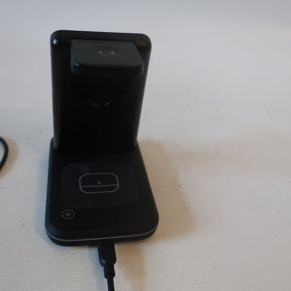 3 in 1 Black Fast Wireless Charger/Wireless Charging Station Input 9V/2 - Picture 3 of 6